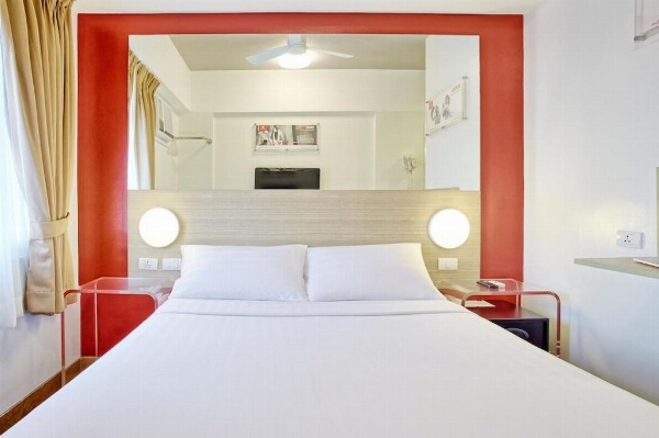 Red Planet Manila Aseana City image 20