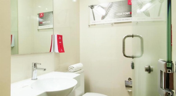 Red Planet Manila Aseana City image 23