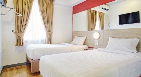 Red Planet Manila Aseana City image 40