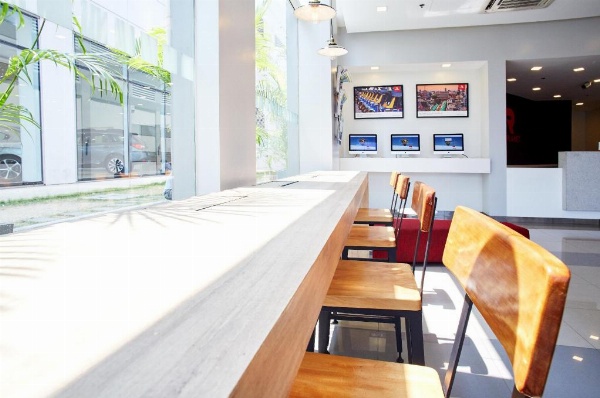 Red Planet Manila Aseana City image 5